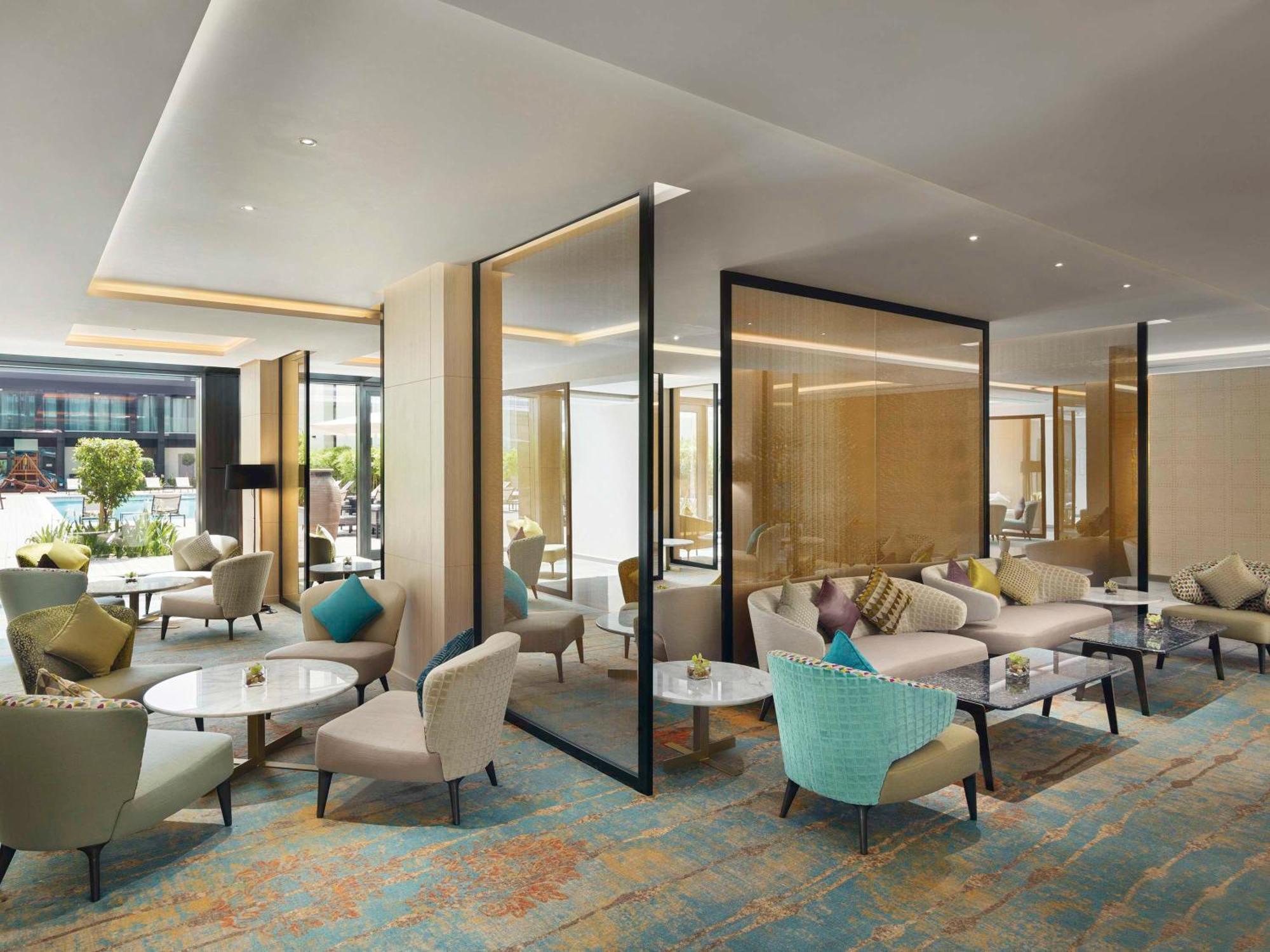 Moevenpick Hotel Tahlia Jeddah Exterior photo The lounge at the hotel