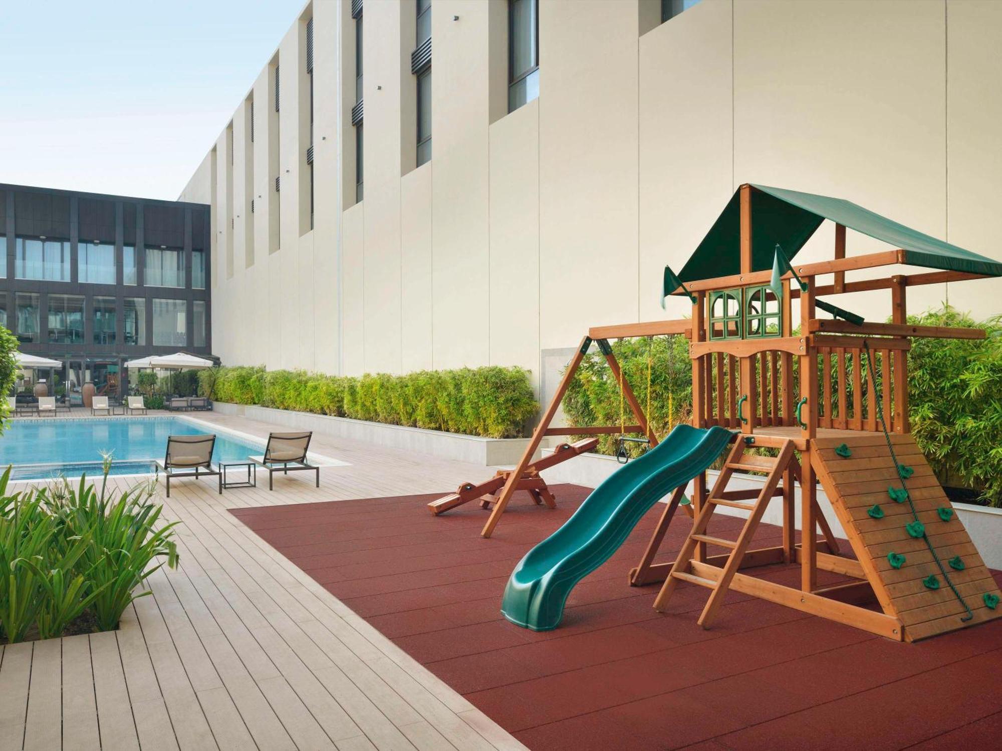 Moevenpick Hotel Tahlia Jeddah Exterior photo Playground
