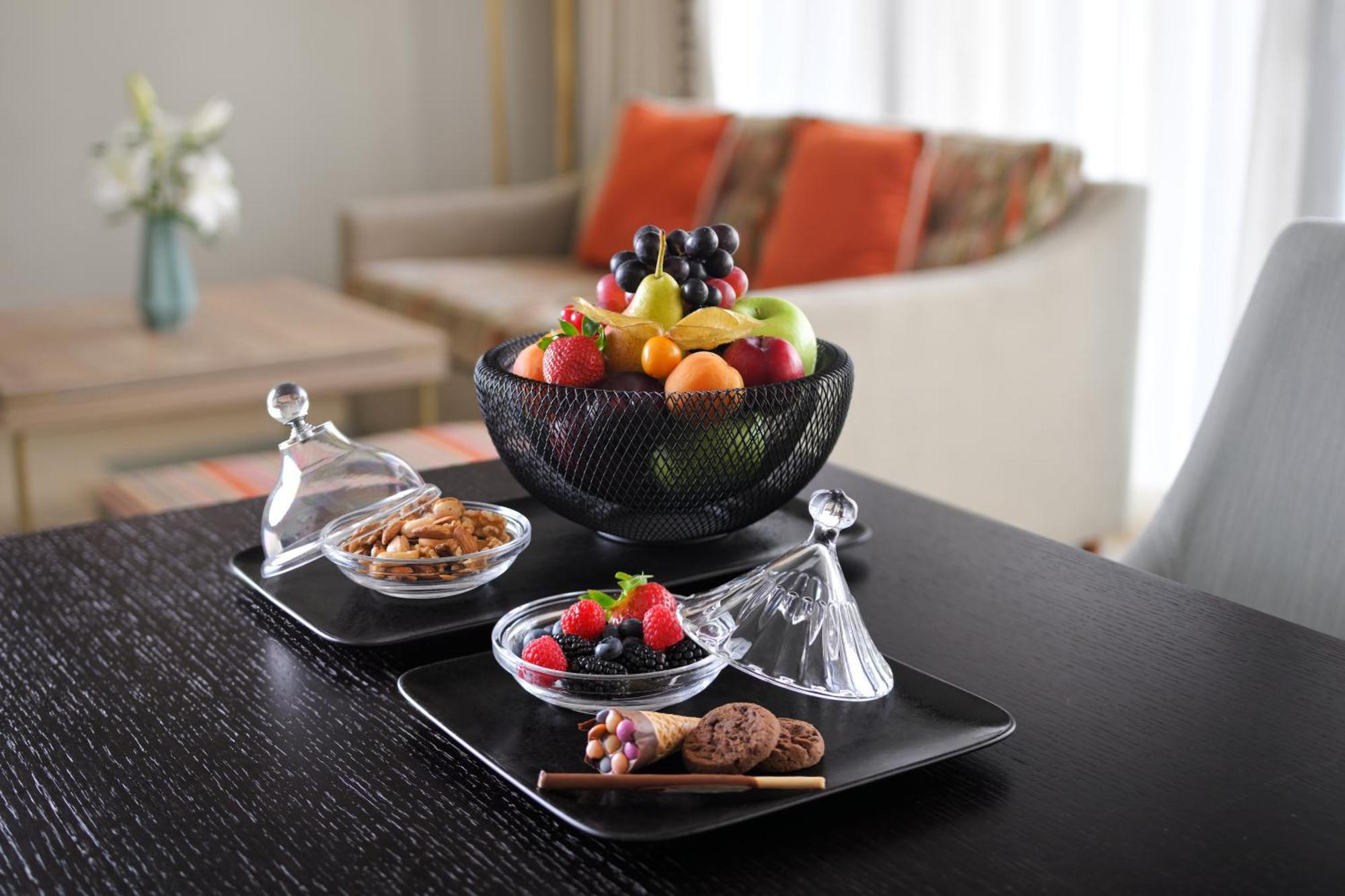 Moevenpick Hotel Tahlia Jeddah Exterior photo Fruit and chocolate
