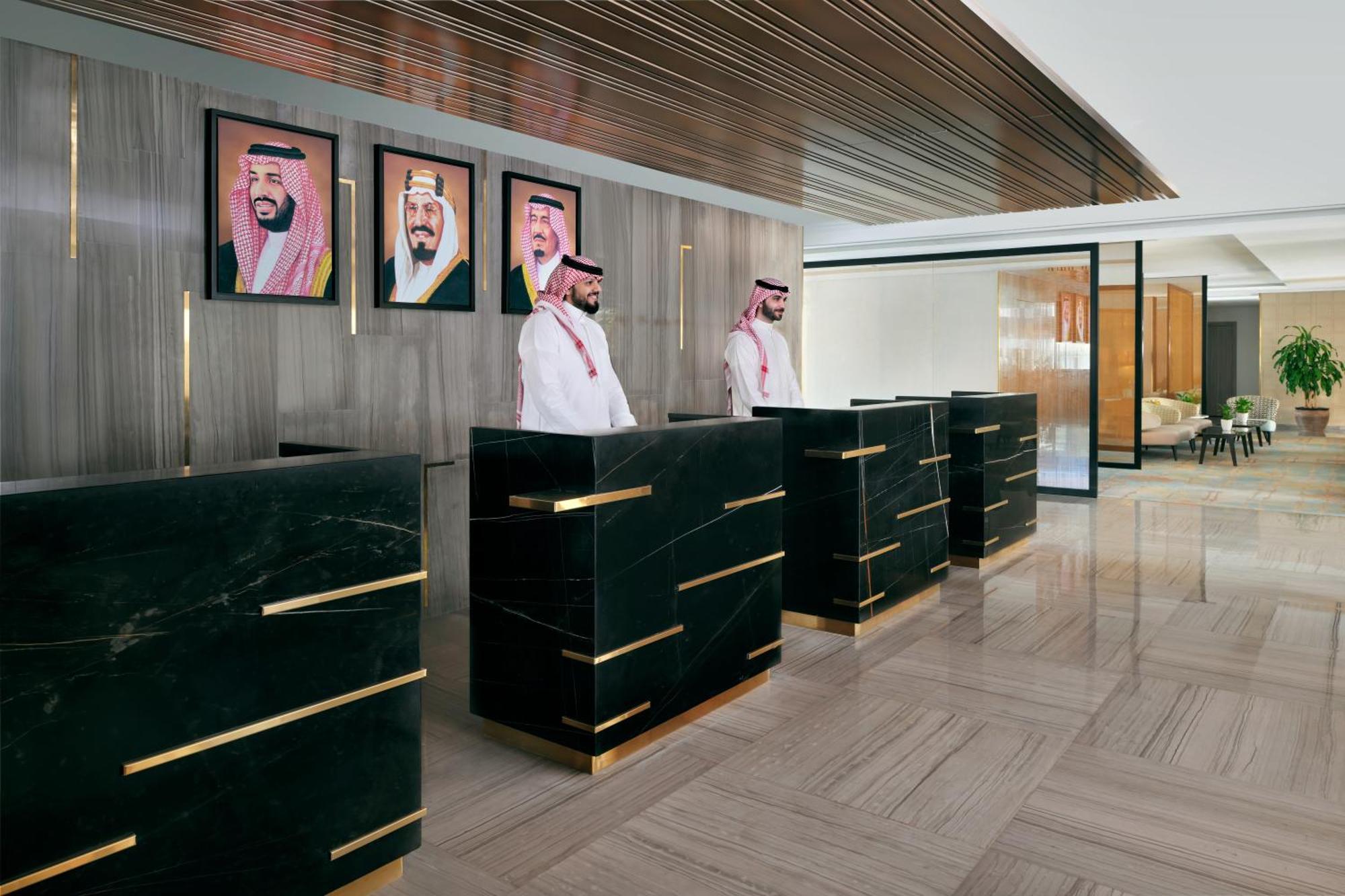 Moevenpick Hotel Tahlia Jeddah Exterior photo The Ritz-Carlton, Riyadh