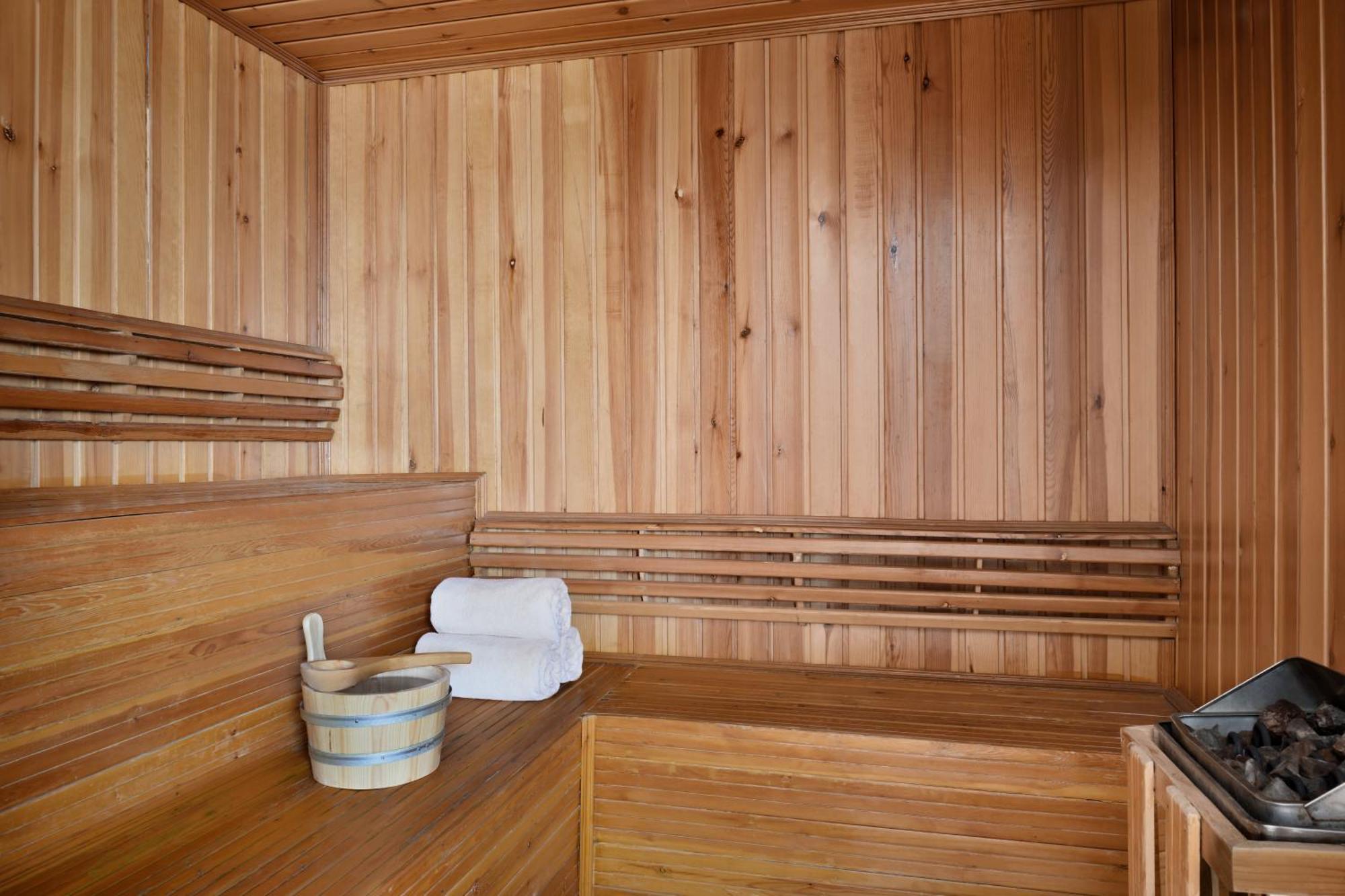 Moevenpick Hotel Tahlia Jeddah Exterior photo A Finnish sauna