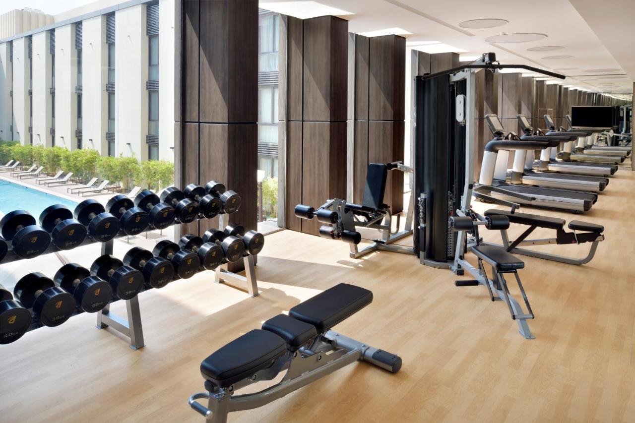 Moevenpick Hotel Tahlia Jeddah Exterior photo The gym at the hotel